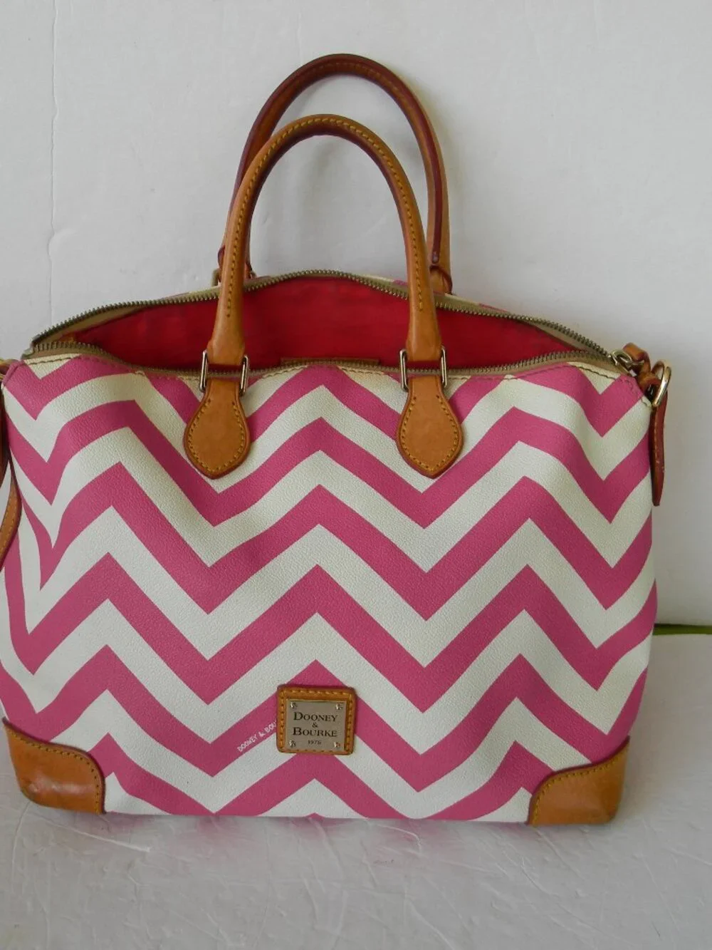DOONEY & BOURKE PINK/WHITE CHEVRON COATED CANVAS/LEATHER SATCHEL